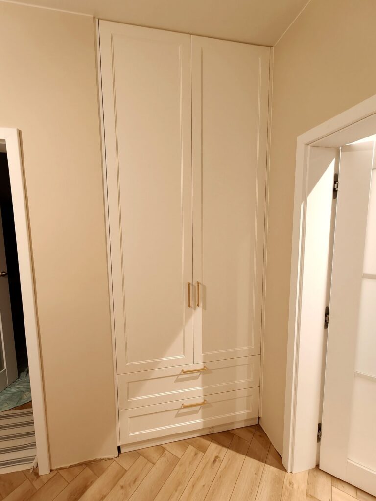 Szafa na wymiar – realizacja My Są Stolarze, Łódź