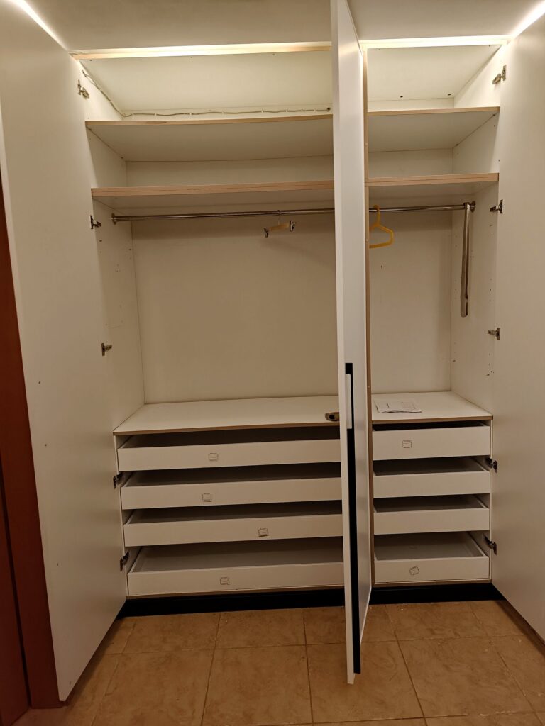 Szafa na wymiar – realizacja My Są Stolarze, Łódź